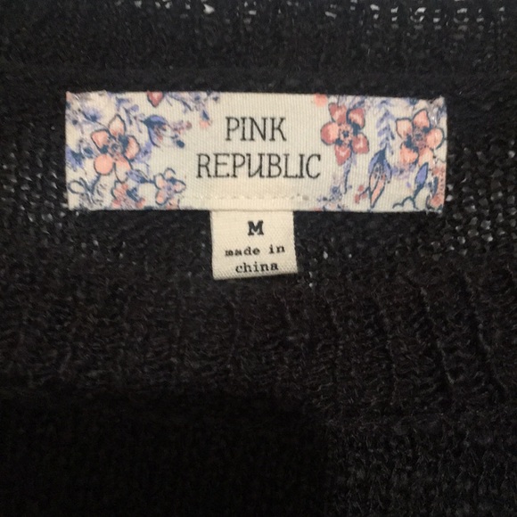 Flared knit sweater with braided sides. - Picture 2 of 3